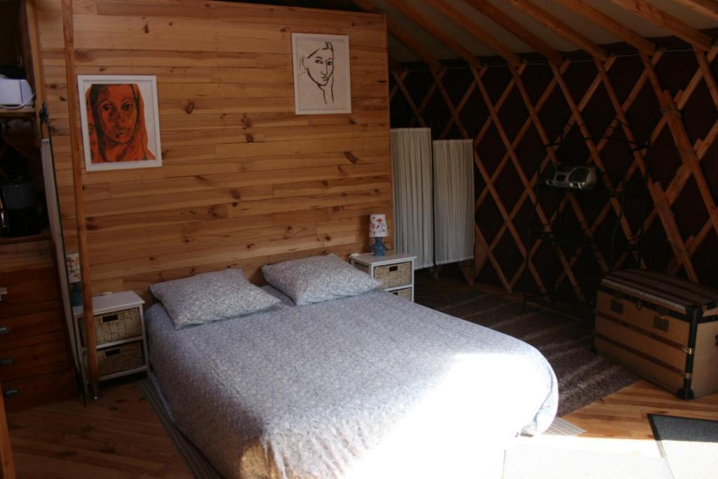 Yourtes En Terrasse Bonneval  Kamer foto